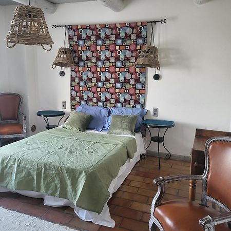 Maison Au Calme Sur Arles Villa Bagian luar foto