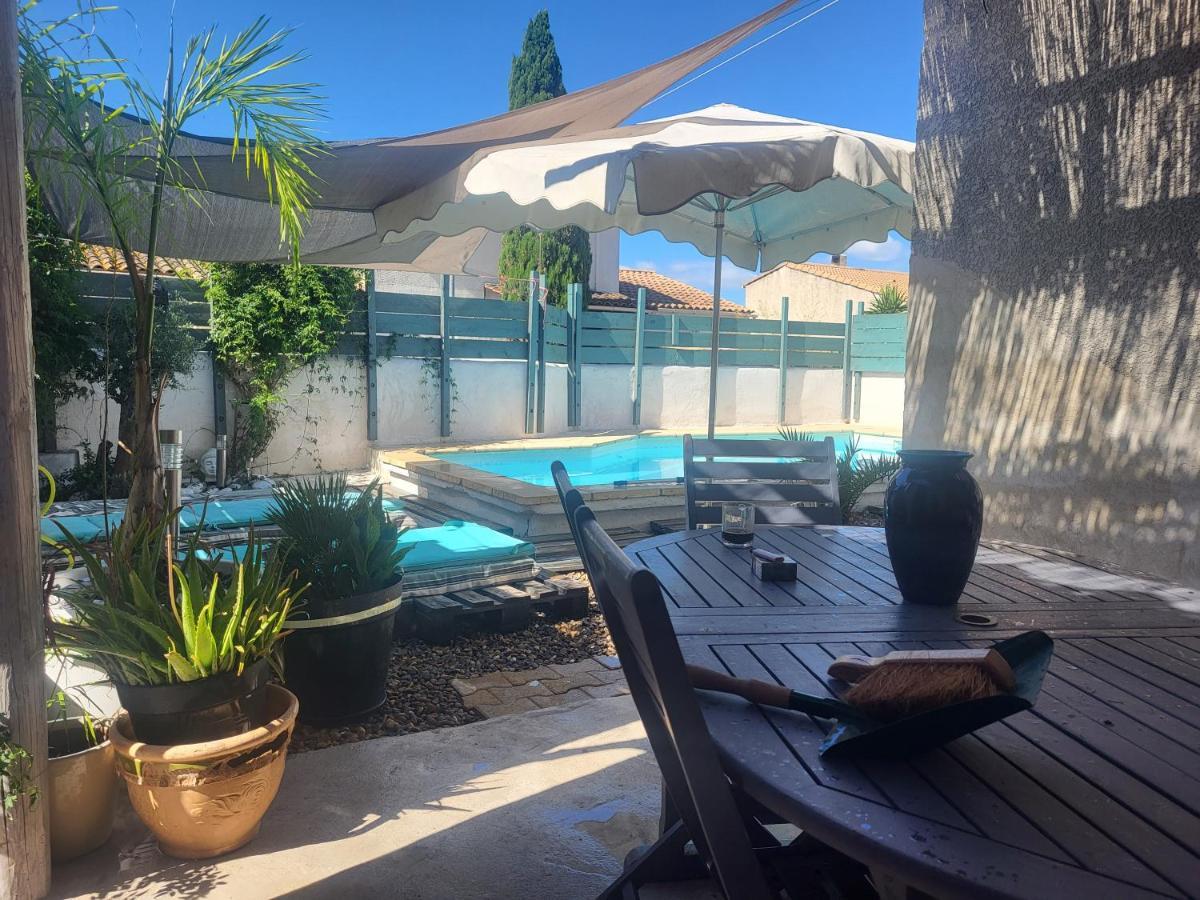 Maison Au Calme Sur Arles Villa Bagian luar foto