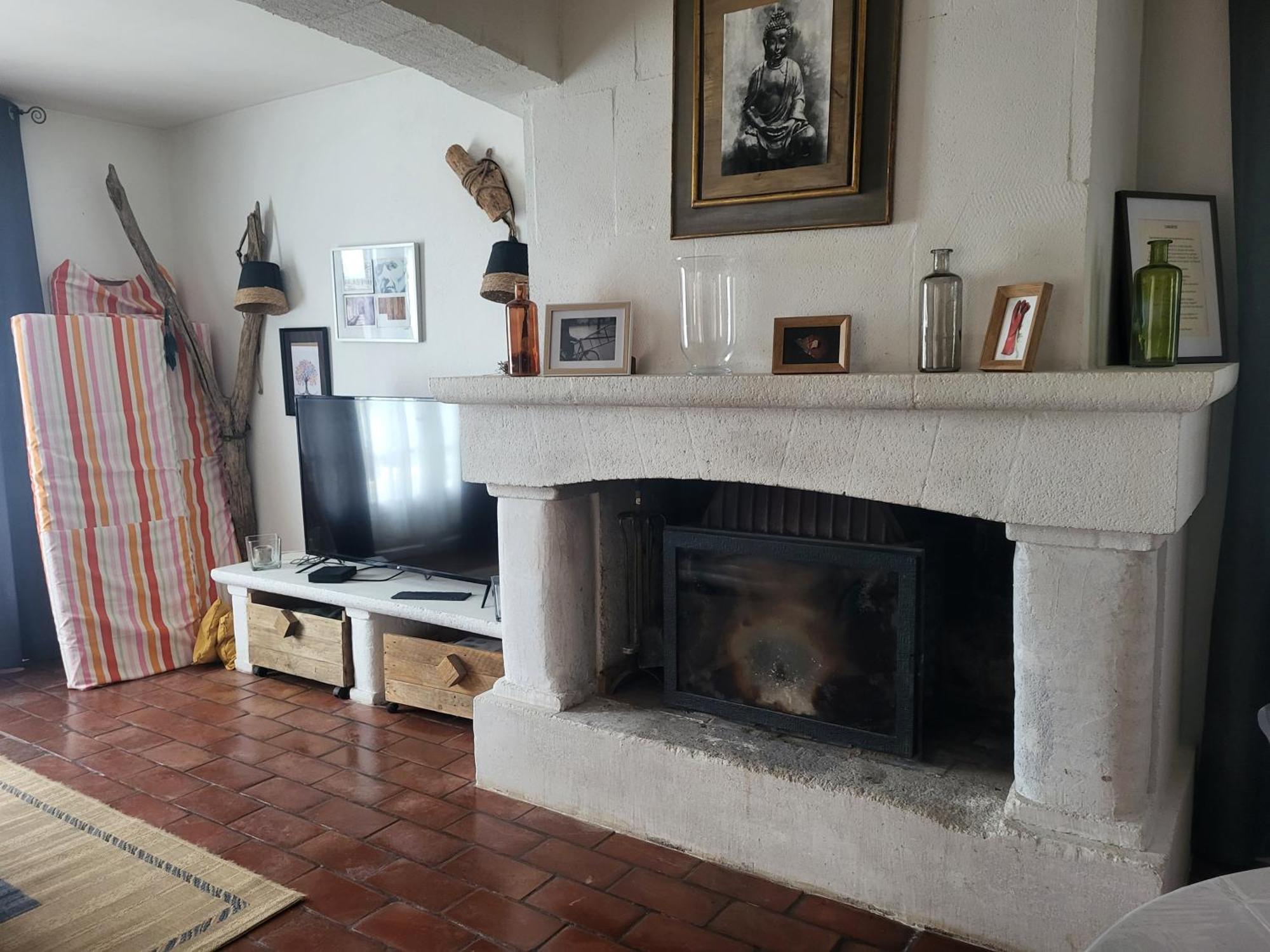 Maison Au Calme Sur Arles Villa Bagian luar foto