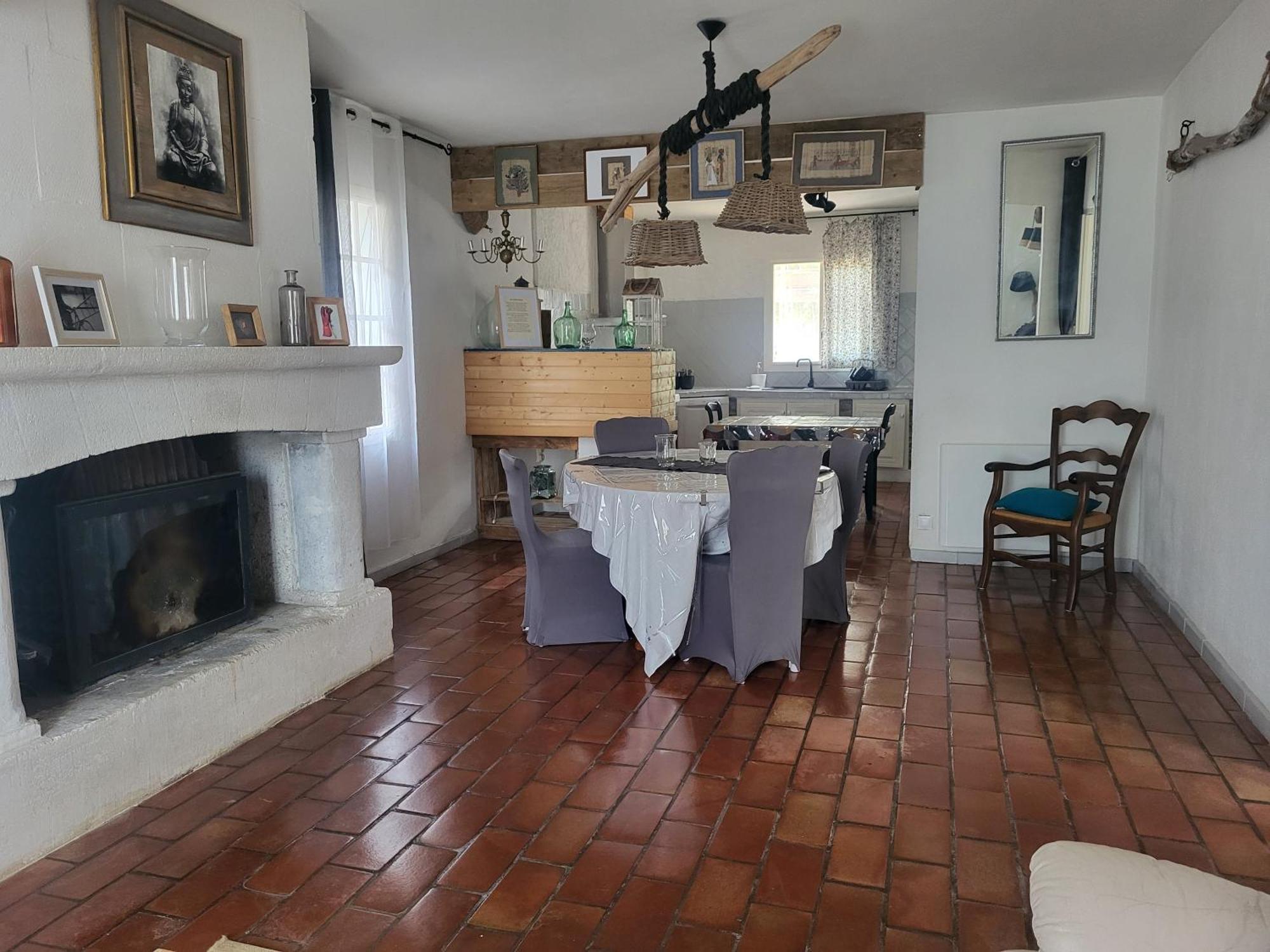 Maison Au Calme Sur Arles Villa Bagian luar foto