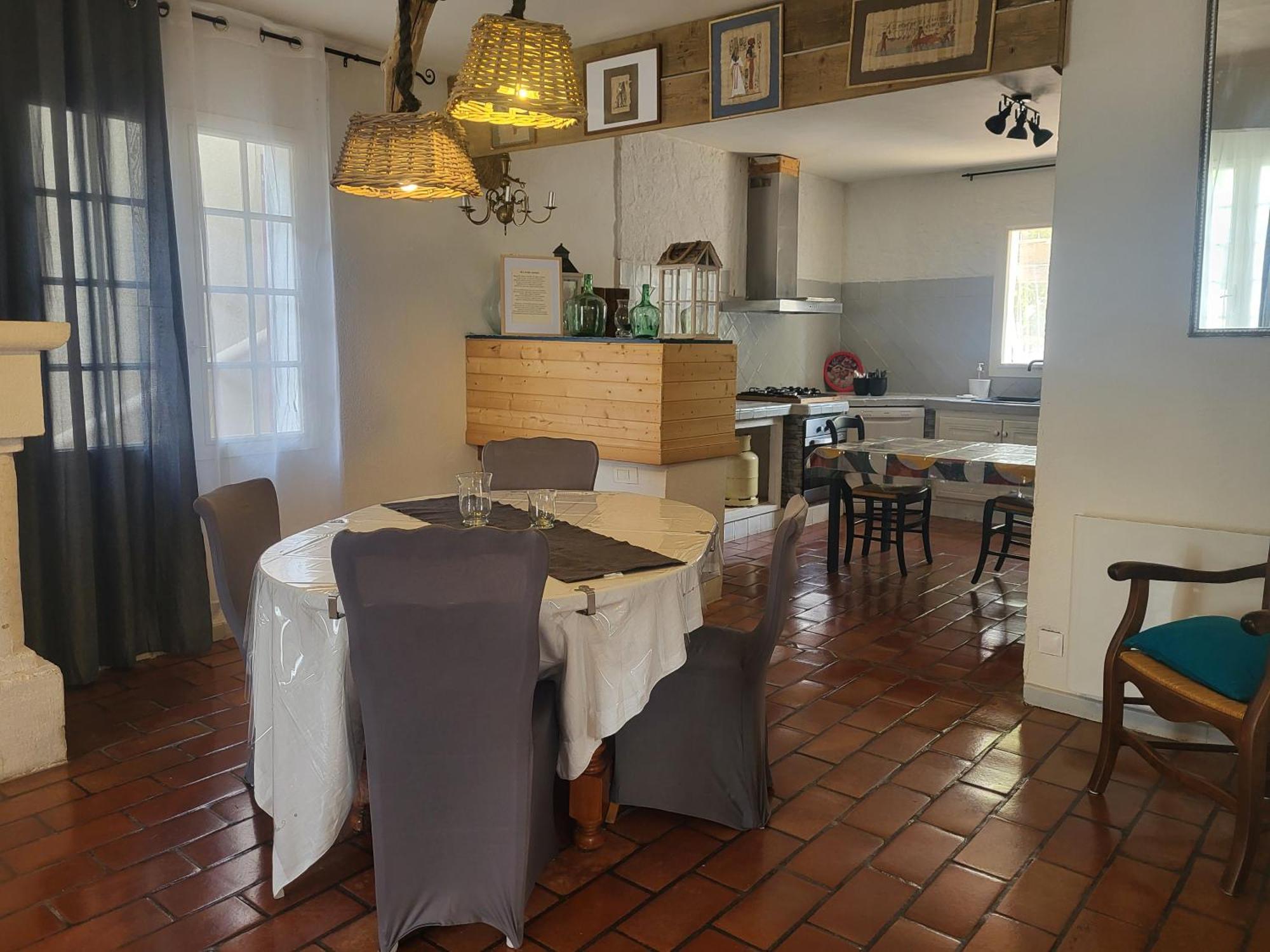 Maison Au Calme Sur Arles Villa Bagian luar foto